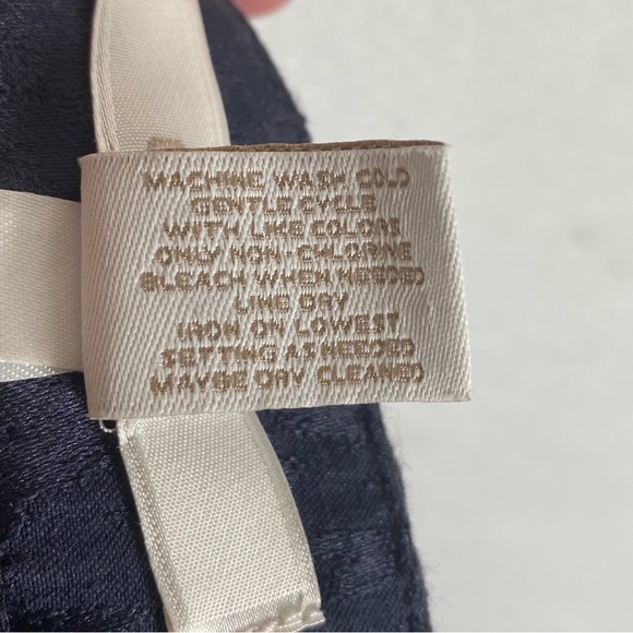 Chico's | Women's Size 0.5 | Navy Blue w/ Shimmer Design Cropped Ankle Pants | - Picture 7 of 7